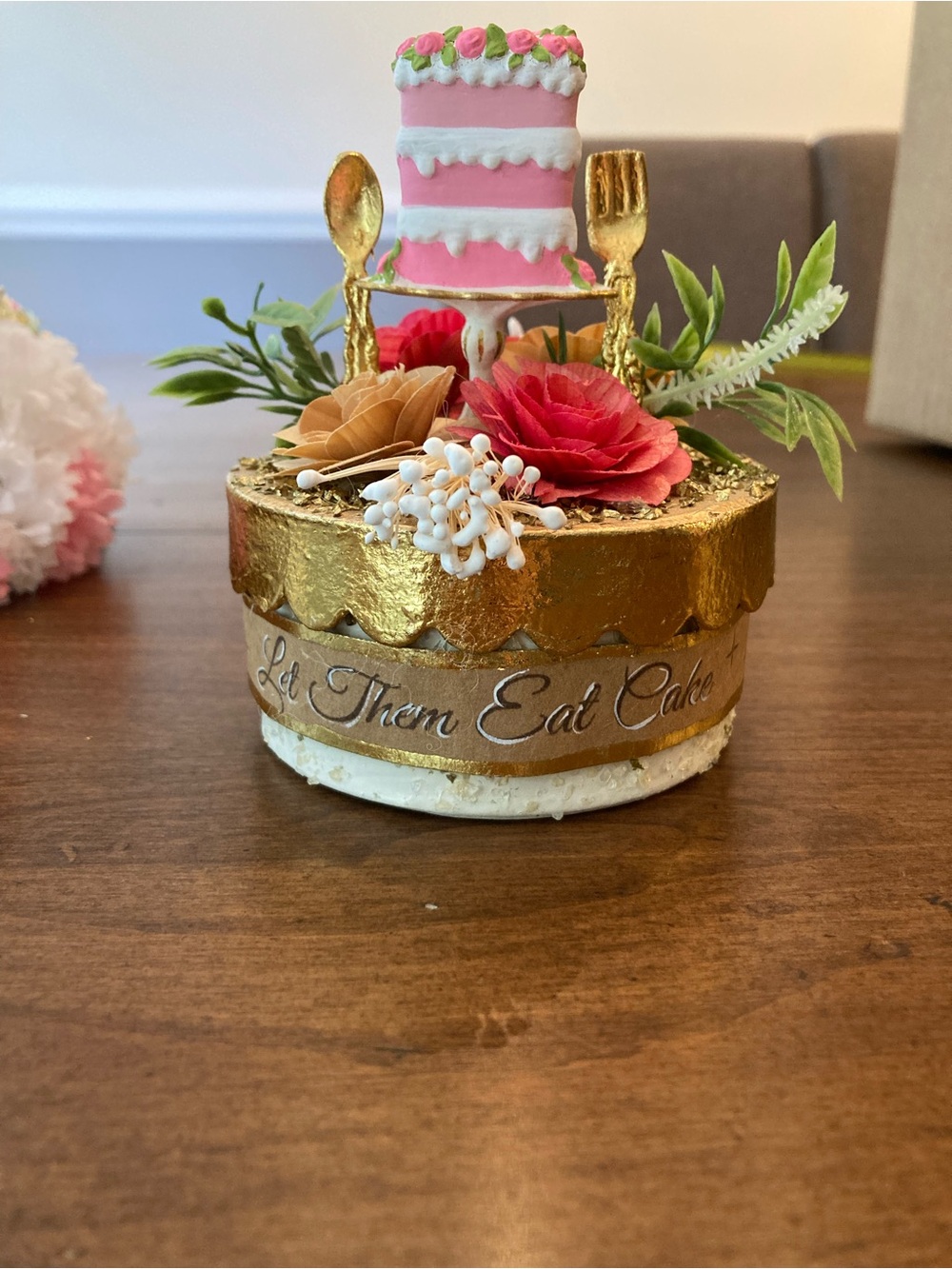 Glitterville Anthropologie Let Them Eat Cake' gift box